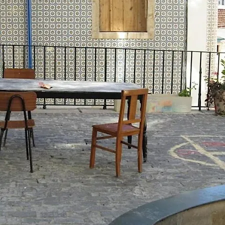 Charming Pied-a-terre In Rossio Apartment *